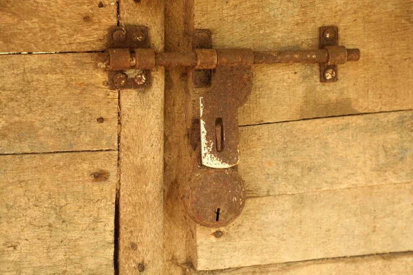 Antic Armário Porta Perto — Fotografia de Stock