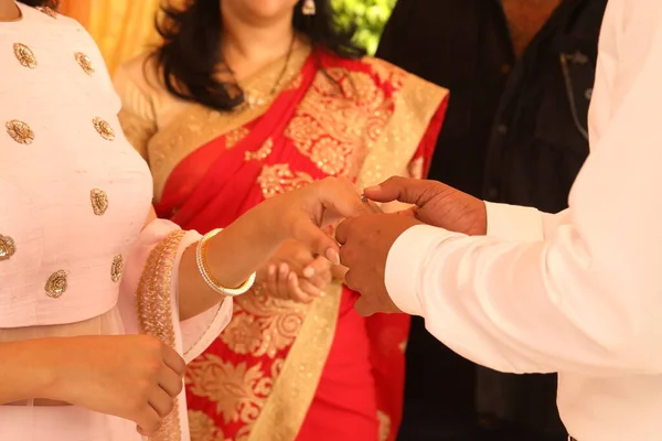 Closeup Lovers Hands — Stock Photo, Image