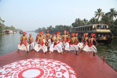 Kerala Geleneksel Halk Dansçısı Munnar Hindistan 25 Nisan 2021