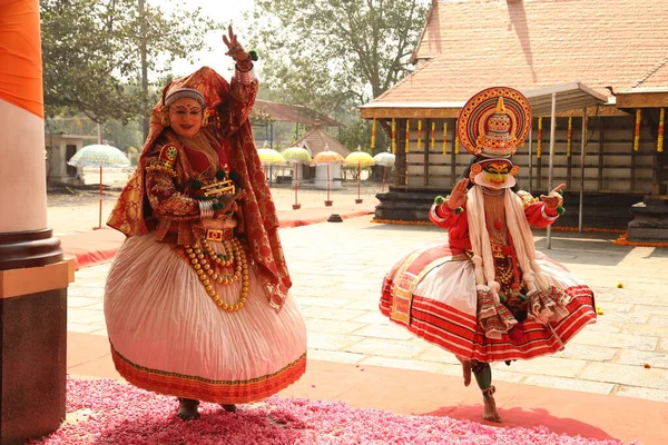 Traditionelle Volkstänzerin Munnar Kerala Indien April 2021 — Stockfoto