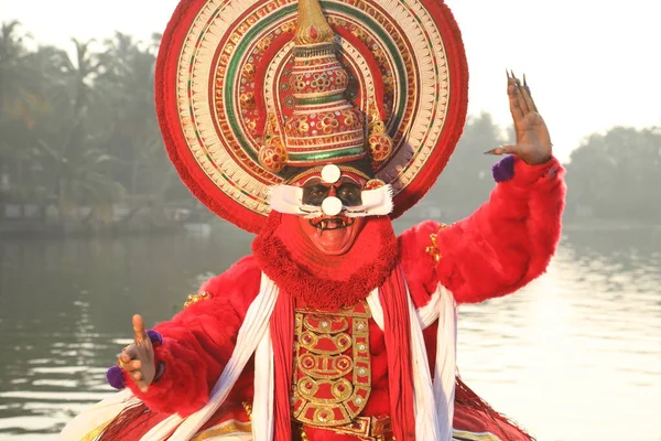 ケーララ州伝統民俗舞踊家ムンナル インド2021年4月25日 — ストック写真