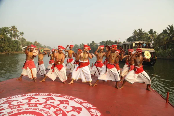 Kerala Geleneksel Halk Dansçısı Munnar Hindistan Nisan 2021 — Stok fotoğraf