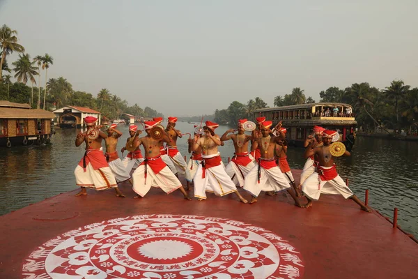 Kerala Geleneksel Halk Dansçısı Munnar Hindistan Nisan 2021 — Stok fotoğraf