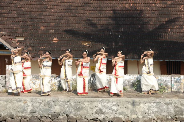 Danseuse Folklorique Traditionnelle Munnar Kerala Inde Avril 2021 — Photo