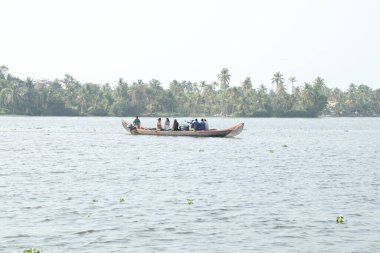 Teknedeki balıkçılar