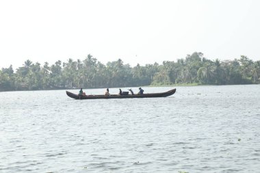 Teknedeki balıkçılar