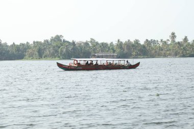 Teknedeki balıkçılar