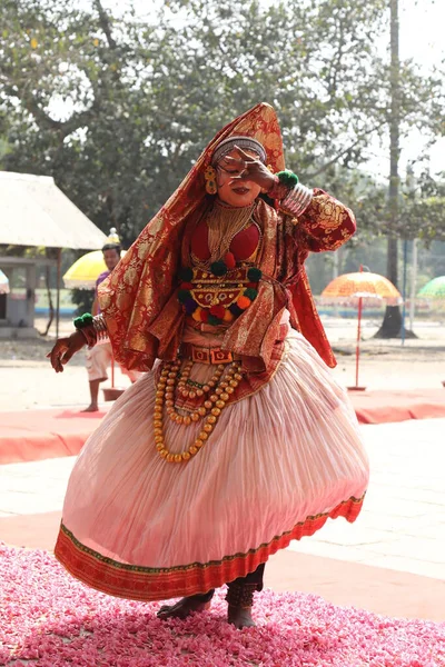 Geleneksel Halk Dansçısı Kerala Hindistan — Stok fotoğraf