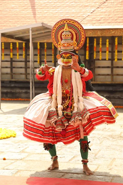 Traditionelle Volkstänzerin Kerala Indien — Stockfoto