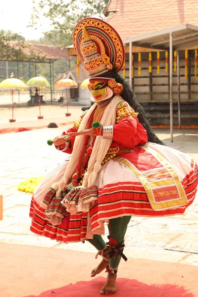 Traditionelle Volkstänzerin Kerala Indien — Stockfoto