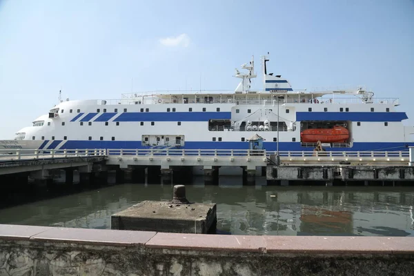 Harbor Bir Gemi — Stok fotoğraf