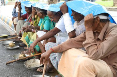 Hyderabad yolunda dilenciler 25 Nisan 2021