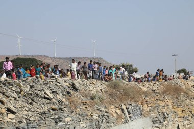 Hint Kırsal Halkı izliyor