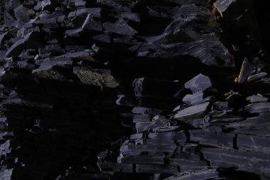 Siyah taş madenciliği