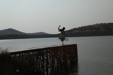 Kadın Modelinin Arka Görünümü