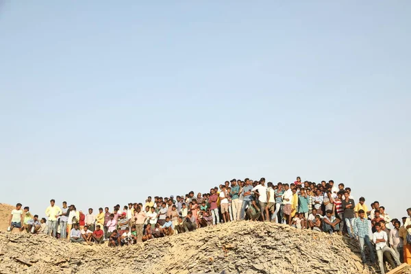 Hint Kırsal Halkı izliyor