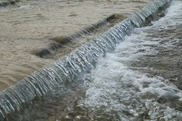 Water Slashes Dam — Stockfoto