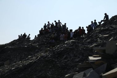 Hint Kırsal Halkı izliyor