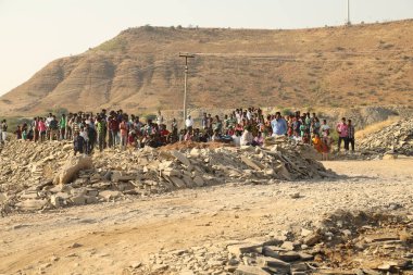 Hint Kırsal Halkı izliyor