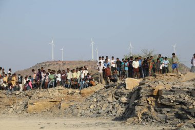 Hint Kırsal Halkı izliyor