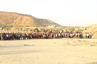 Hint Kırsal Halkı izliyor