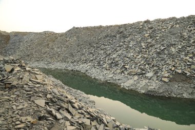 Siyah taş madenciliği