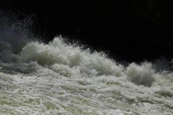 Water Slashes Dam — Stock Photo, Image
