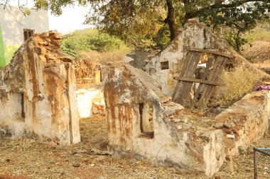 Hasarlı Kırsal Ev Duvarı