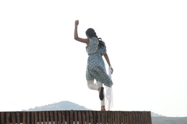 Doğada dansçı silueti