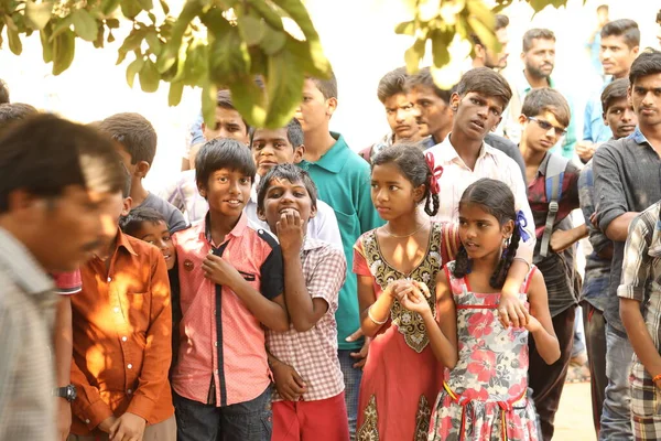 Indian Children Watching Hyderabad India 25Th March 2021 — Stock Photo, Image