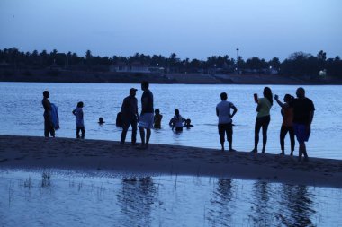 Hint Kırsal Halkı izliyor