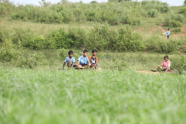 Indian Tribal Watching Rural Area Araku Valley India Marzo 2021 — Foto de Stock