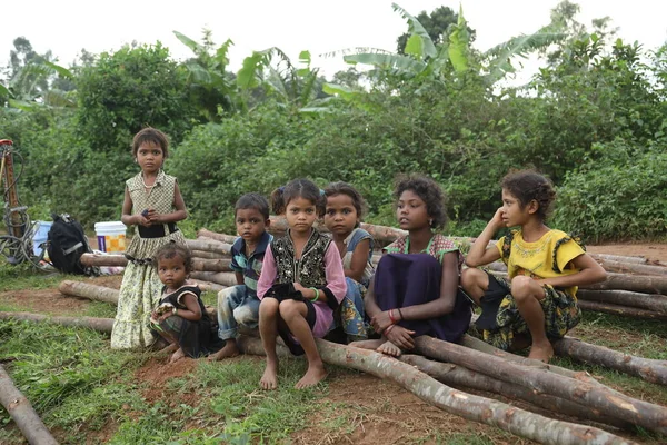 Hint Kabilesi, 25 Mart 2021 'de Araku Vadisi Hindistan kırsal bölgesini izliyor.