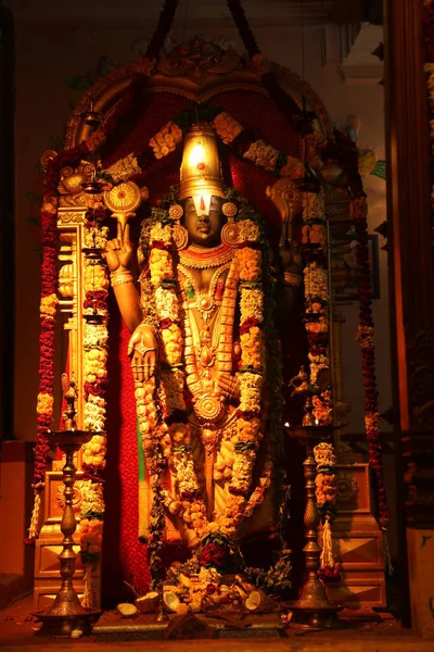 Ινδουιστικό Άγαλμα Του Θεού Ένα Ναό — Φωτογραφία Αρχείου