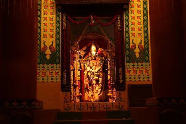 Індуська Статуя Бога Храмі — стокове фото