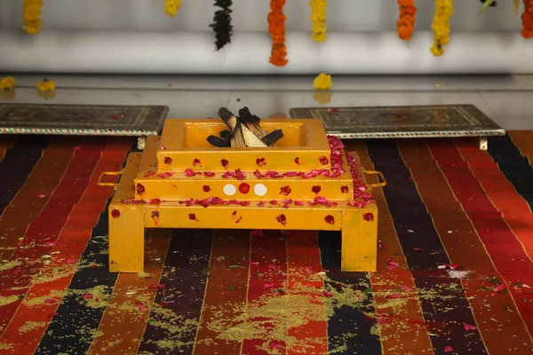 Traditionellt Arrangemang För Hinduisk Bön — Stockfoto