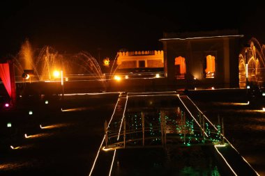 Binadaki Işıklar Dekorasyonu