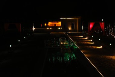 Binadaki Işıklar Dekorasyonu