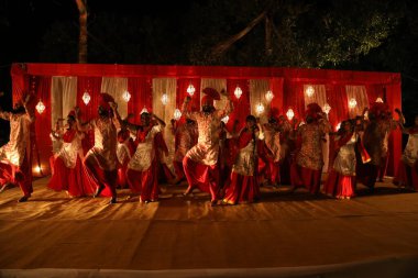 Hintli Dansçılar Hyderabad kılığında Hindistan 25 Mart 2021