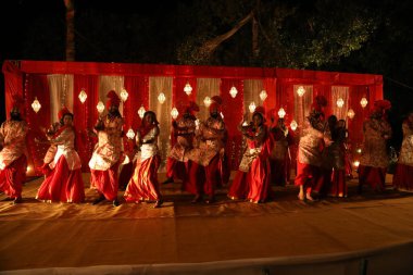 Hintli Dansçılar Hyderabad kılığında Hindistan 25 Mart 2021