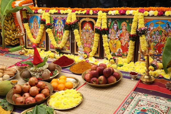 Tradicional Hindu Oração Arranjo — Fotografia de Stock
