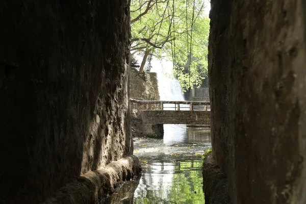 Eau Tombe Sur Mur — Photo