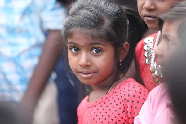 Индийские Дети Смотрят Хайдарабад Индия Апреля 2021 Года — стоковое фото