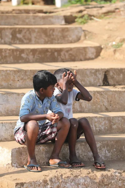 Indian Children Watching Hyderabad Inde Avril 2021 — Photo