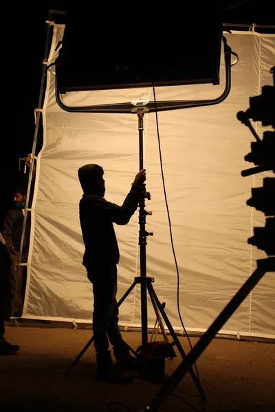 Silueta Hombre Ligero Con Luz — Foto de Stock