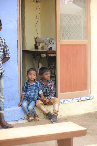 Indian Children Watching Hyderabad Índia Abril 2021 — Fotografia de Stock