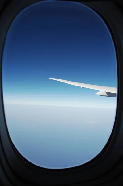 Luftaufnahme Der Wolken Durch Das Flugfenster — Stockfoto