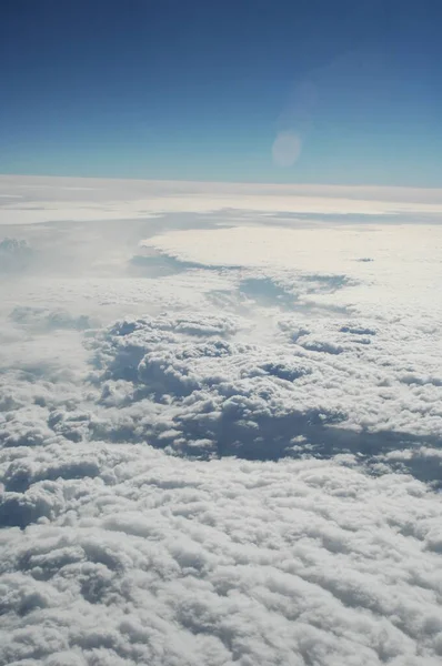 Vue Aérienne Des Nuages Travers Fenêtre Vol — Photo