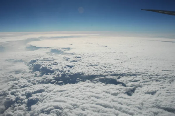 Вид Воздуха Облака Через Окно Полета — стоковое фото