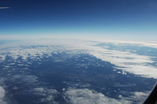 Vista Aérea Nuvens Através Janela Voo — Fotografia de Stock